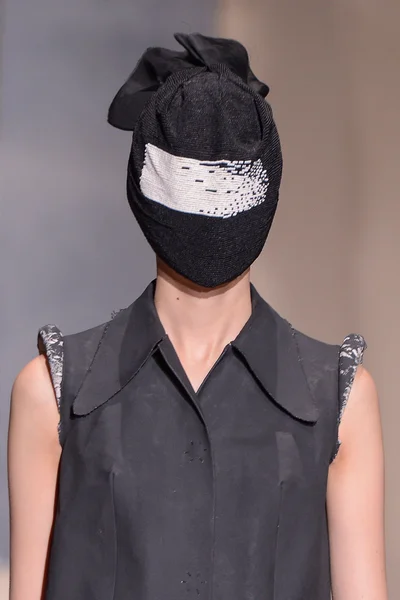 Look 1